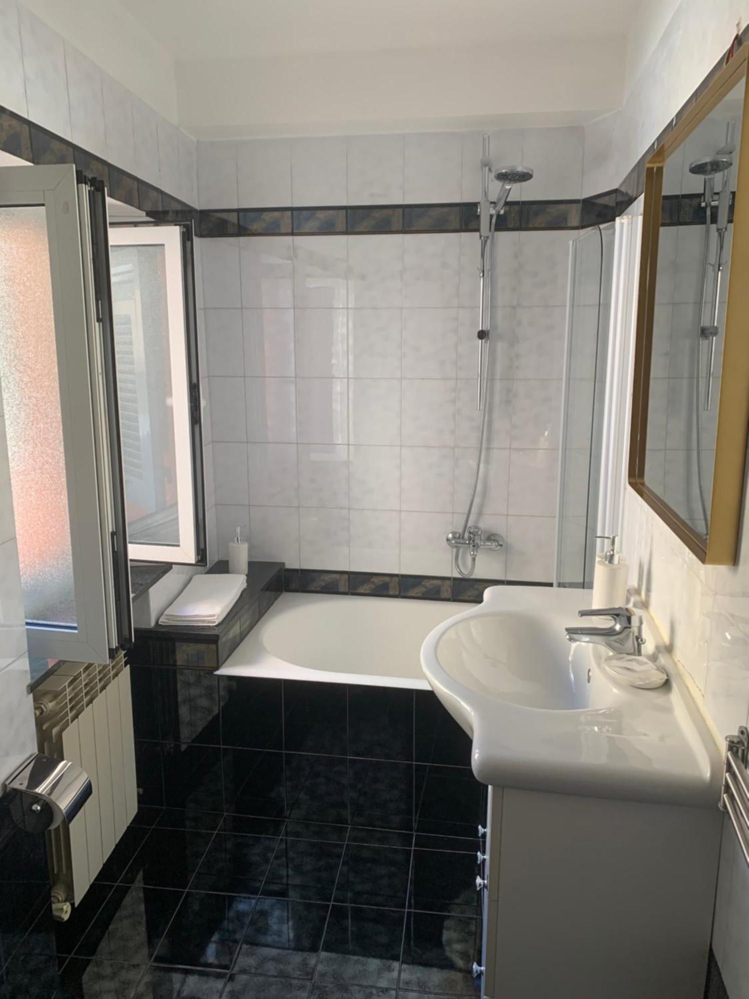 The First Colombo Brignole XX Settembre Apartman Genova Kültér fotó